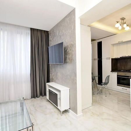 Apart House In Centr Koghbaci Strit 예레반 외부 사진