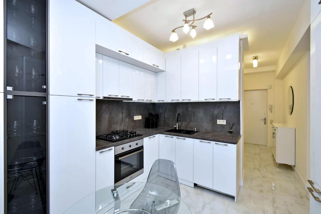 Apart House In Centr Koghbaci Strit 예레반 외부 사진
