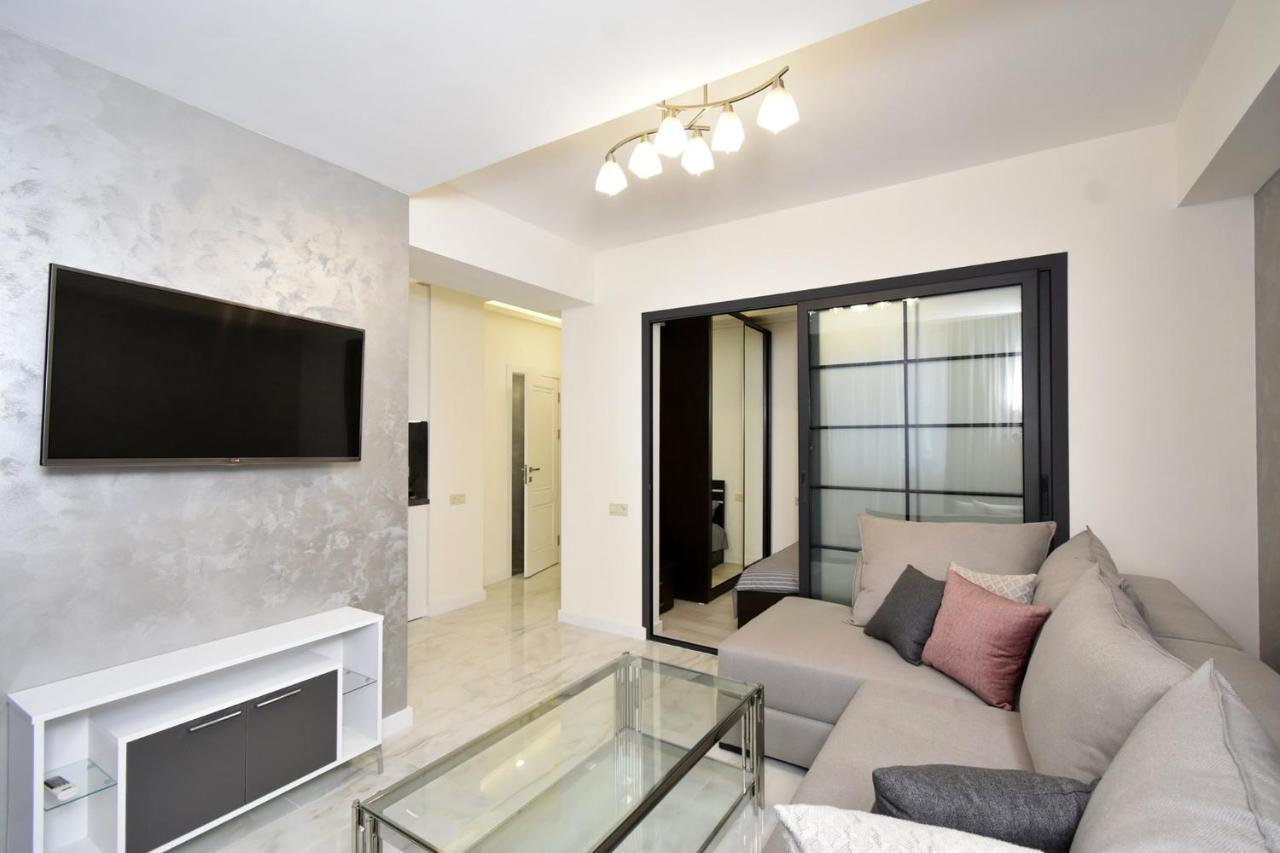 Apart House In Centr Koghbaci Strit 예레반 외부 사진