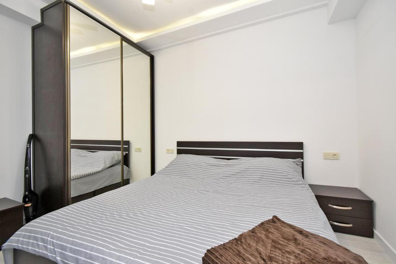 Apart House In Centr Koghbaci Strit 예레반 외부 사진