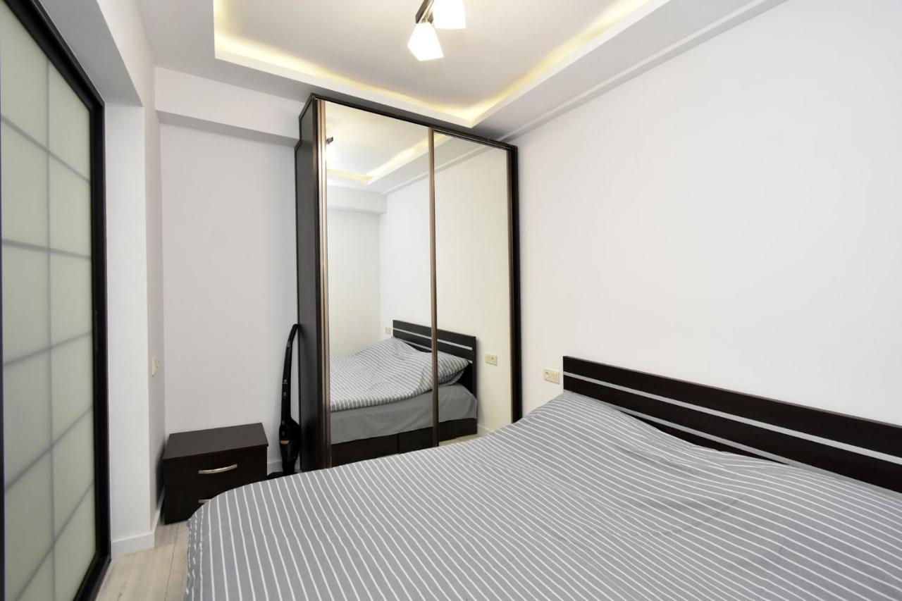 Apart House In Centr Koghbaci Strit 예레반 외부 사진