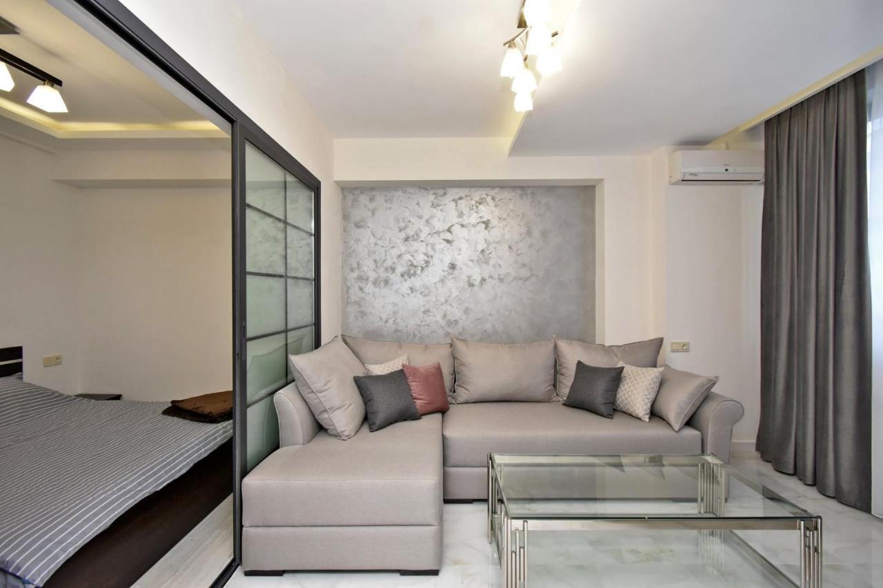 Apart House In Centr Koghbaci Strit 예레반 외부 사진