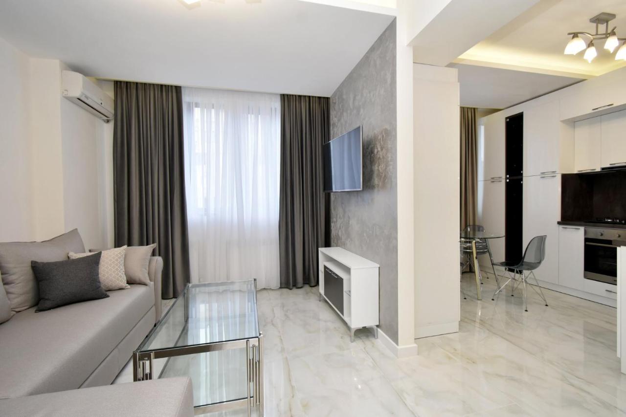 Apart House In Centr Koghbaci Strit 예레반 외부 사진