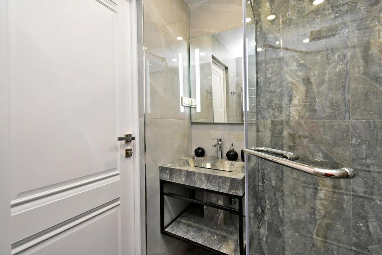 Apart House In Centr Koghbaci Strit 예레반 외부 사진